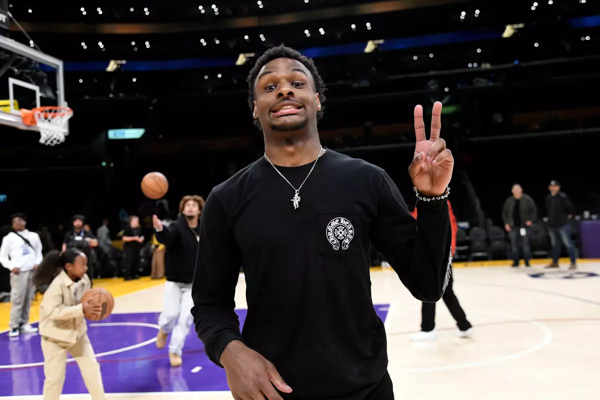 Bronny James make a return to court practice despite a depite to UC Irvine.