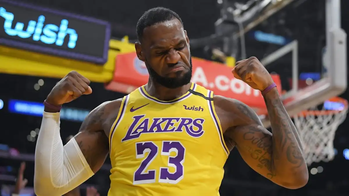 Dallas Mavericks fans urge LeBron James to join the franchise after he expresses his love for Jason Kidd by defending his media response.
