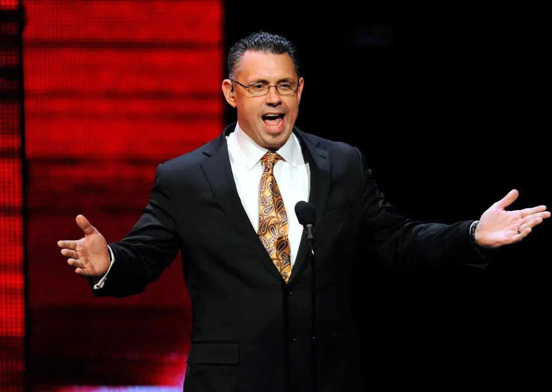 Michael Cole